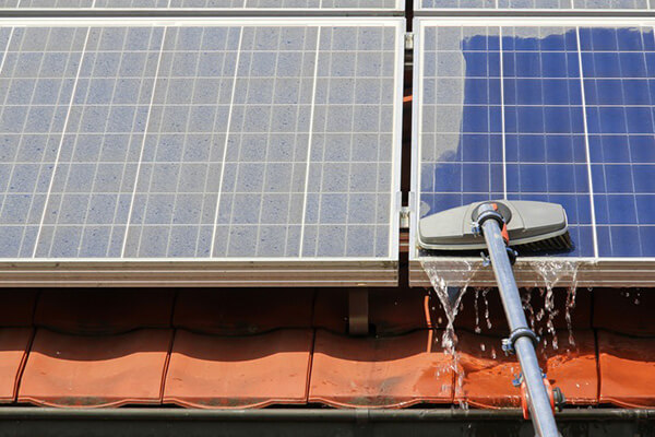 pressure cleaning solar panels
